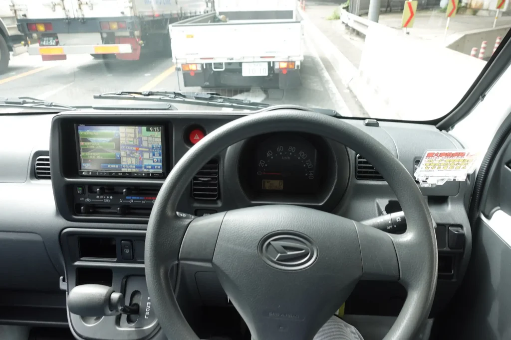 展示会へ向かう車両