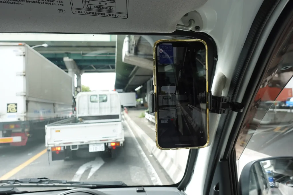 展示会へ向かう車両