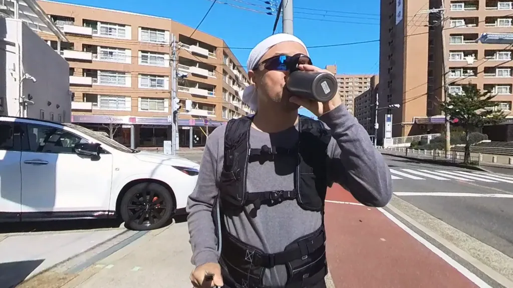 ドリンクを飲むシーン