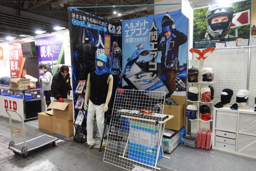 大阪モーターサイクルショー2024面水冷服人間エアコン展示レビュー