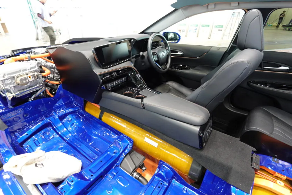 トヨタMIRAI脱炭素車FCV水素電池車