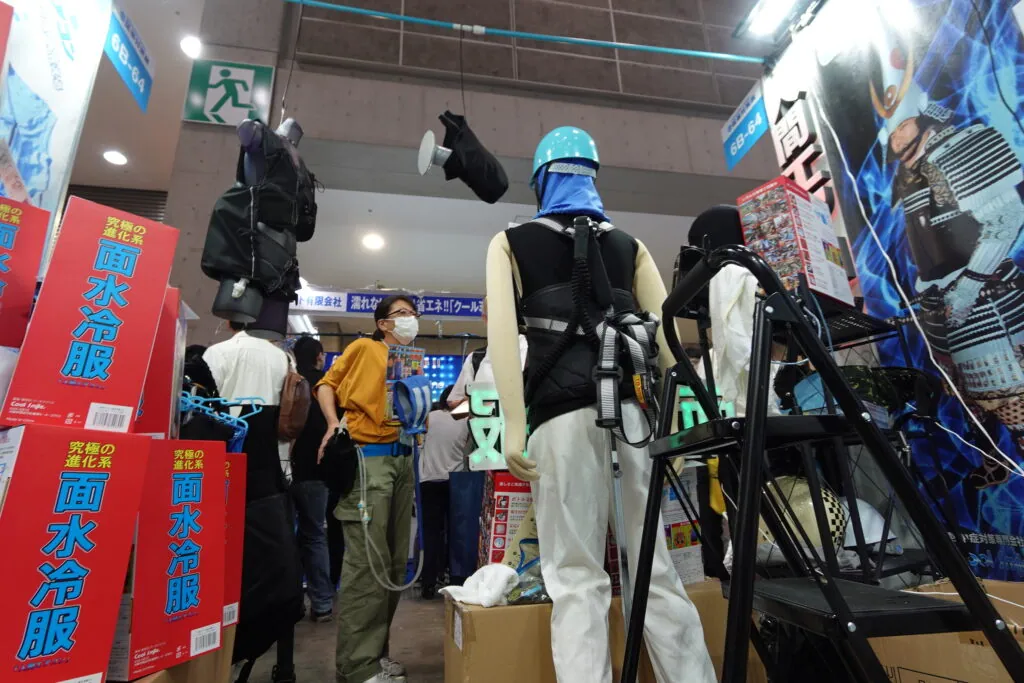 猛暑対策展2024レポート・人間エアコン面水冷服A2が大好評で幕を開けた